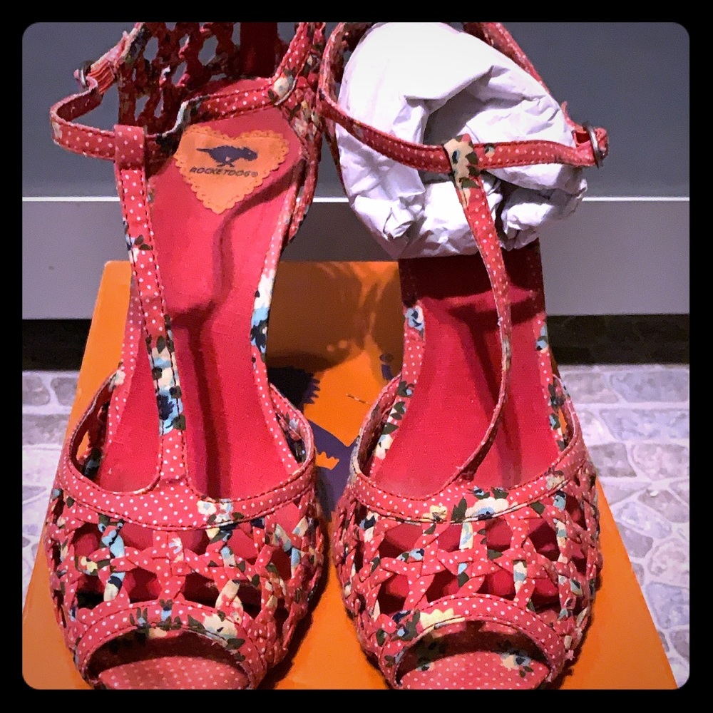 Red Rocket Dog T-strap sandals